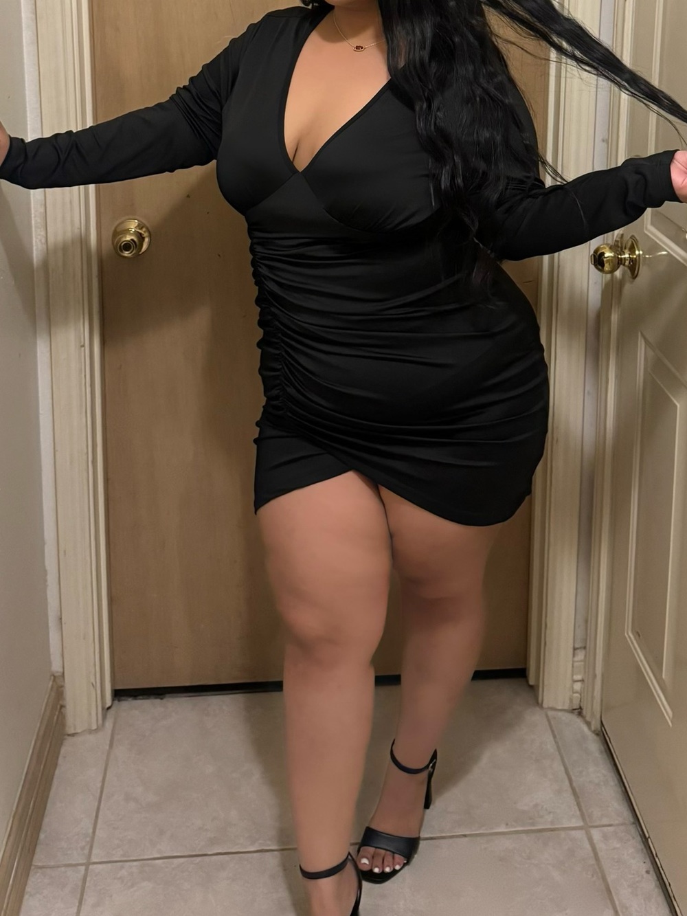 SHEIN Black Long-Sleeve V-Neck Ruched Bodycon Mini Dress